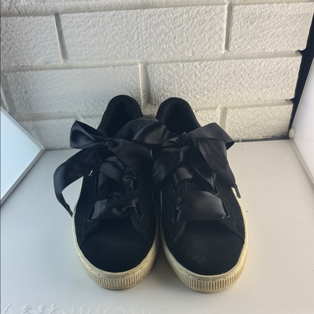 Black Suede Women's Puma’s with Ribbon Laces